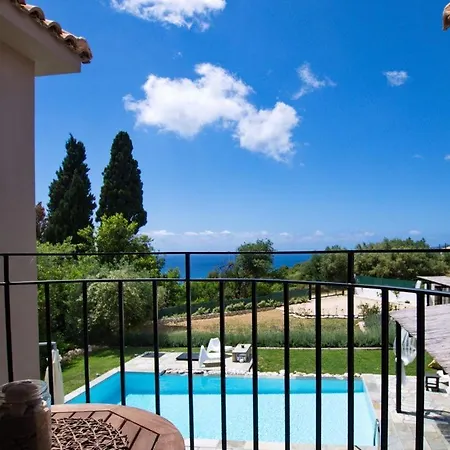 Trapezaki Sleeps 6 Villa