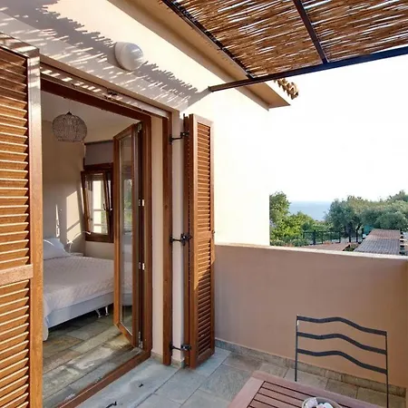 Trapezaki Sleeps 6 * Trapezaki (Kefalonia)