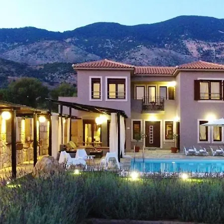 Trapezaki Sleeps 6