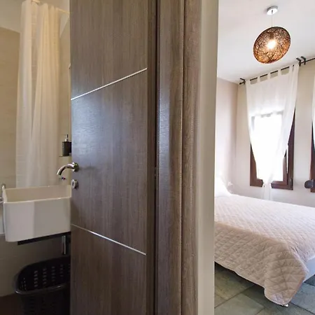 Trapezaki Sleeps 6 *