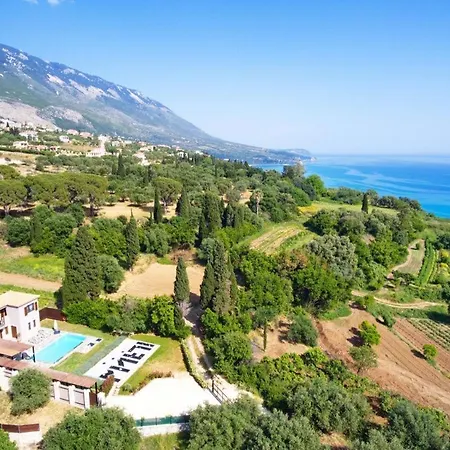 Villa Trapezaki Sleeps 6