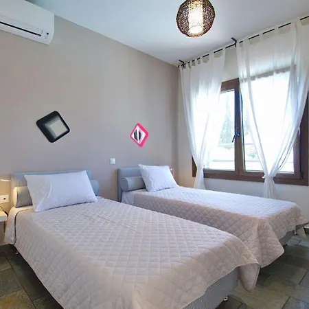 Trapezaki Sleeps 6 * Trapezaki (Kefalonia)