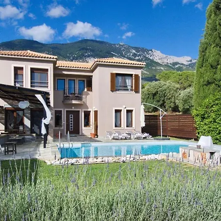 Villa Trapezaki Sleeps 6