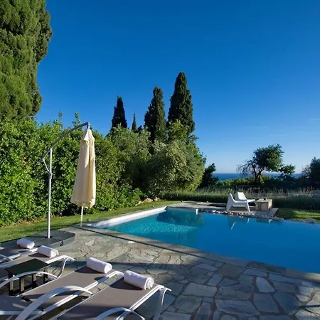 Trapezaki Sleeps 6 Villa Trapezaki (Kefalonia)