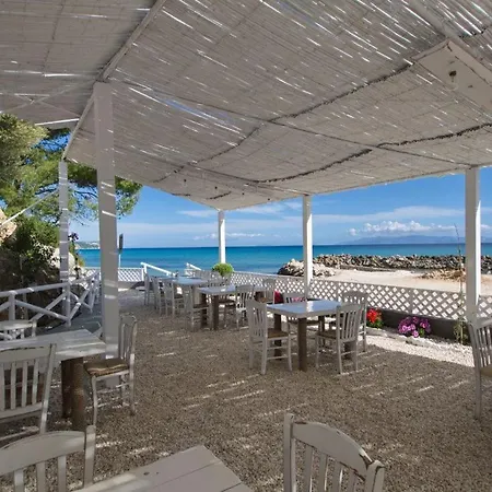 Trapezaki Sleeps 6 *